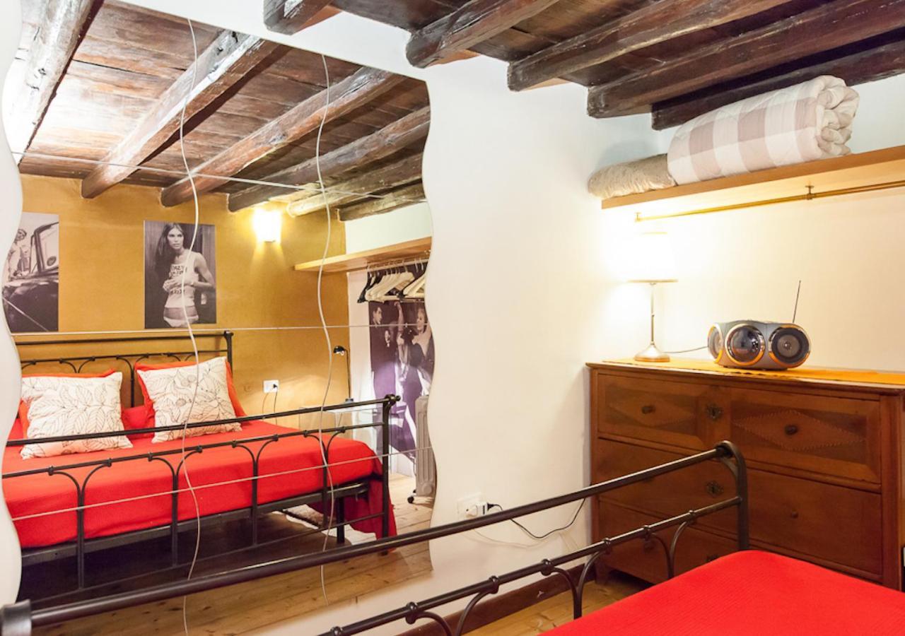 Independent In Trevi Fountain - Spain Square روما المظهر الخارجي الصورة