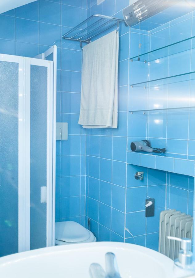 Independent In Trevi Fountain - Spain Square روما المظهر الخارجي الصورة